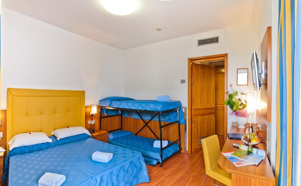 Hotel Ariston Bibione Chambre photo